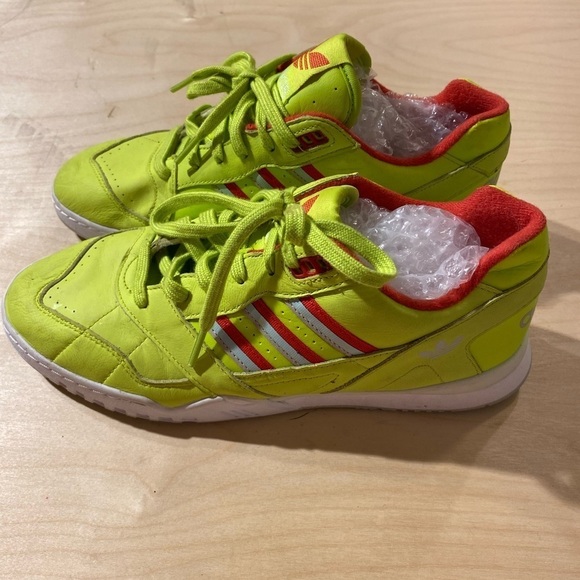 Adidas Tennis Shoe size 9 (Box1) - Picture 7 of 12